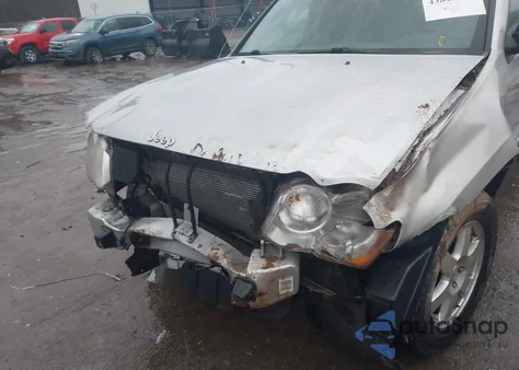 2010 Jeep Grand Cherokee Laredo from USA, damaged, VIN 1J4PR4GK4AC145765